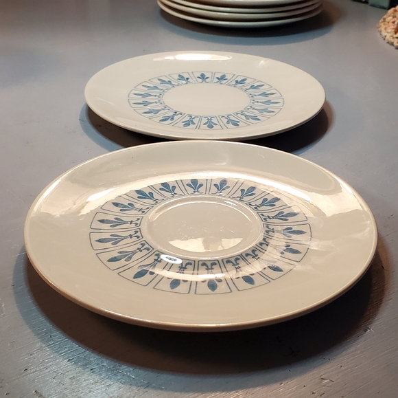 Vtg MCM Homer Laughlin Blue Fleur De Lis Saucers - Picture 6 of 7